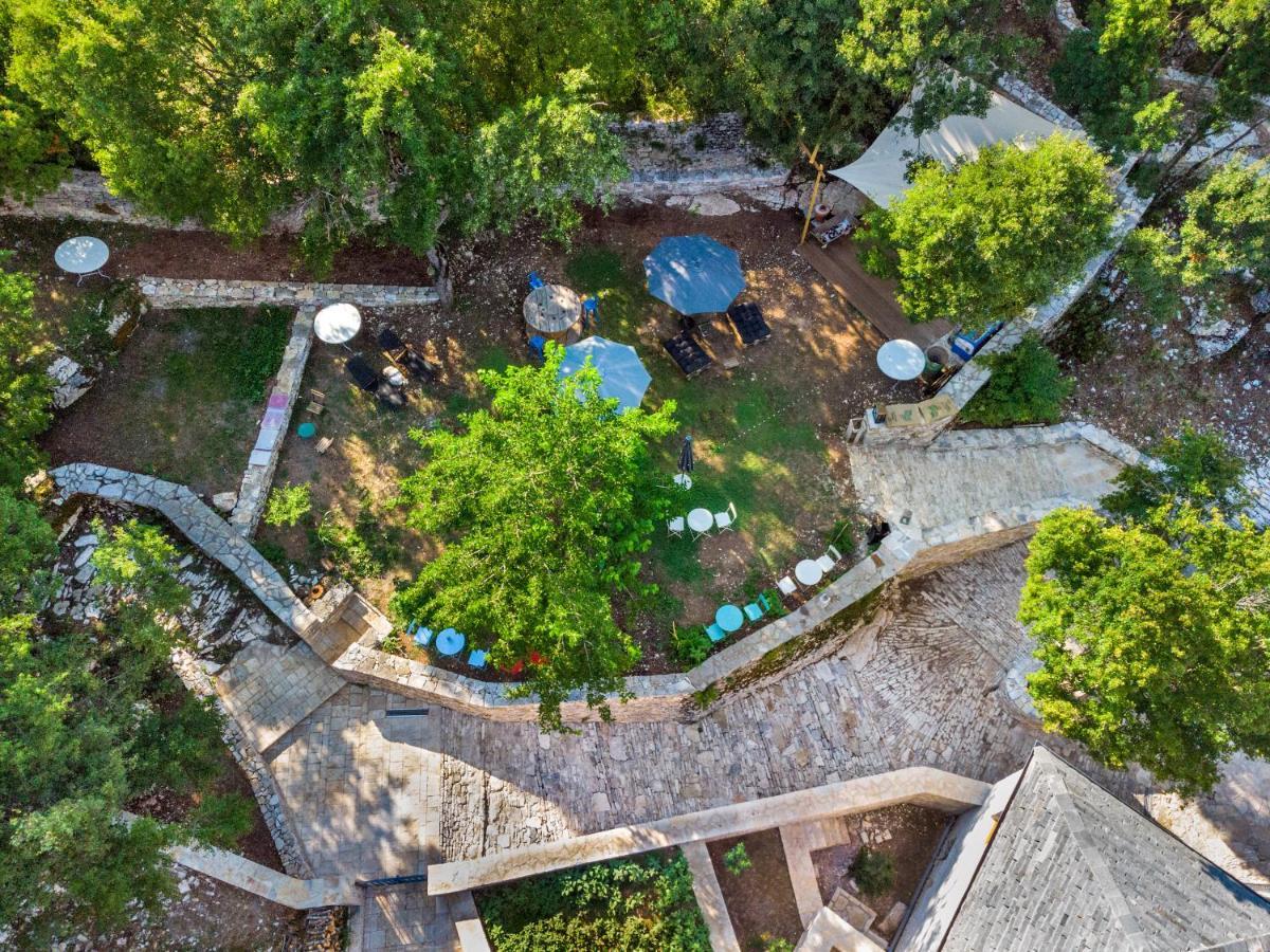 The Land Beyond Apartment Vitsa Exterior photo